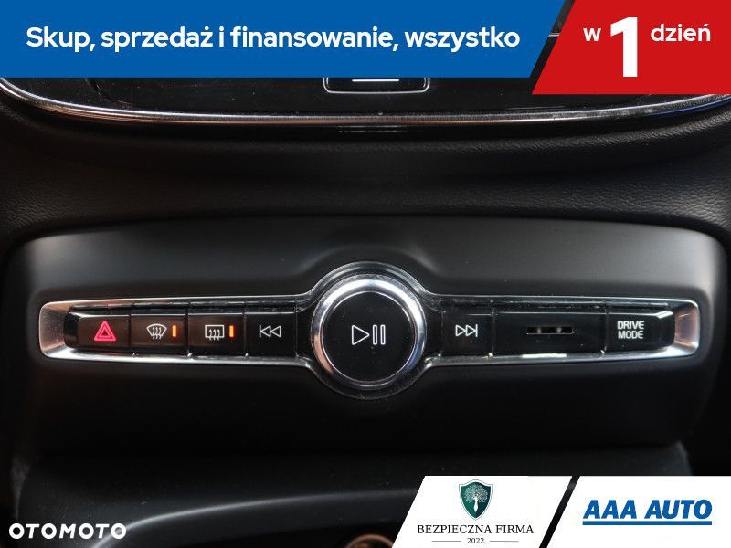 Volvo XC 40 - 18