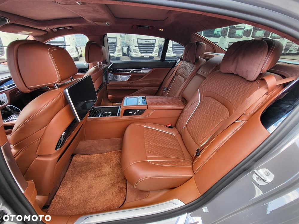 BMW Seria 7 - 10