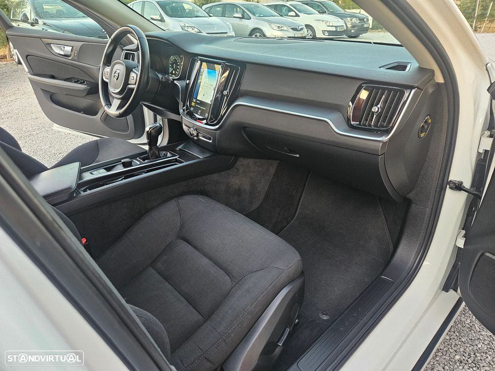Volvo V60 2.0 D3 Momentum - 12