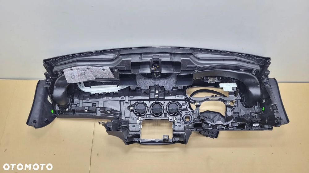 MERCEDES CLA W117 DESKA KONSOLA ORYGINAŁ - 9