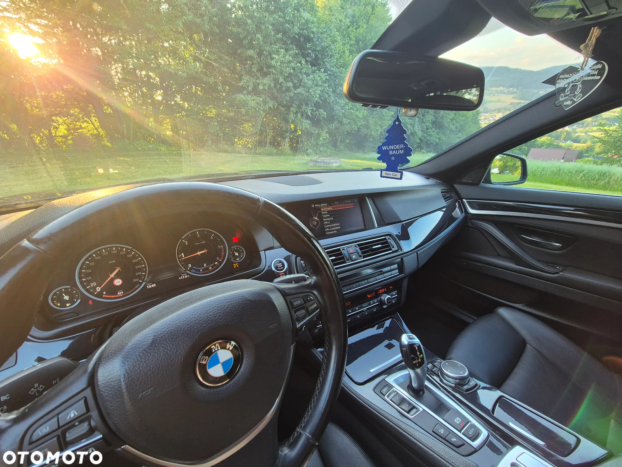BMW Seria 5 525d xDrive Touring - 12