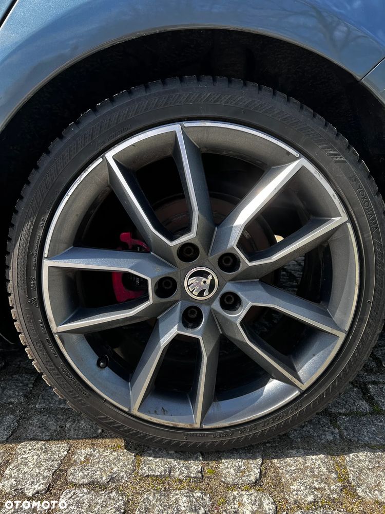 Skoda Octavia 2.0 TDI DSG RS - 22