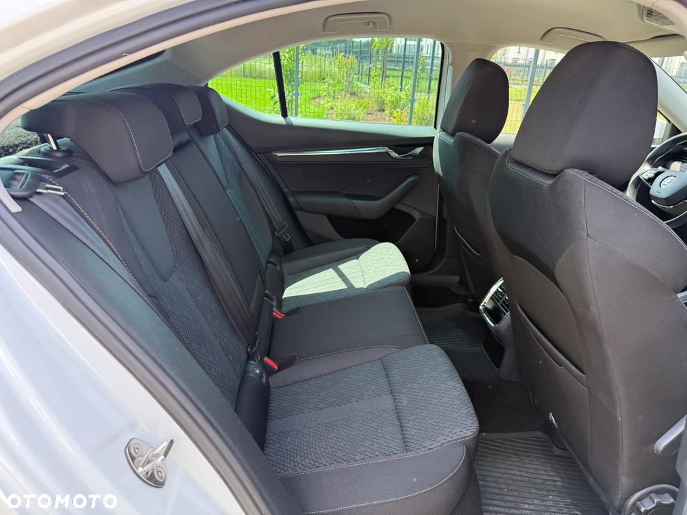 Skoda Octavia 2.0 TDI Style DSG - 18