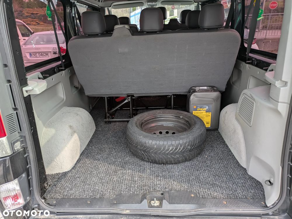 Renault Trafic Passenger Expression - 11