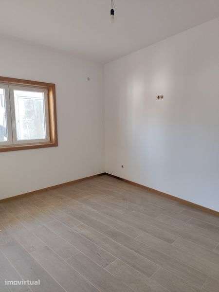 T1+1 totalmente remodelado | Rio Tinto / Areosa | 900€ | Particular - Grande imagem: 2/6