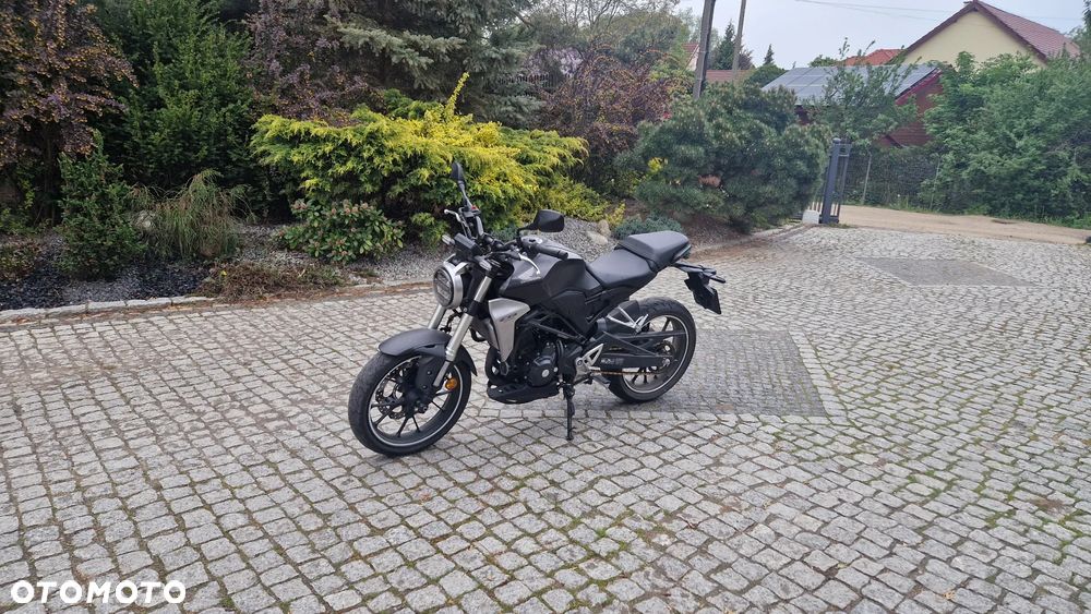 Honda CB - 2