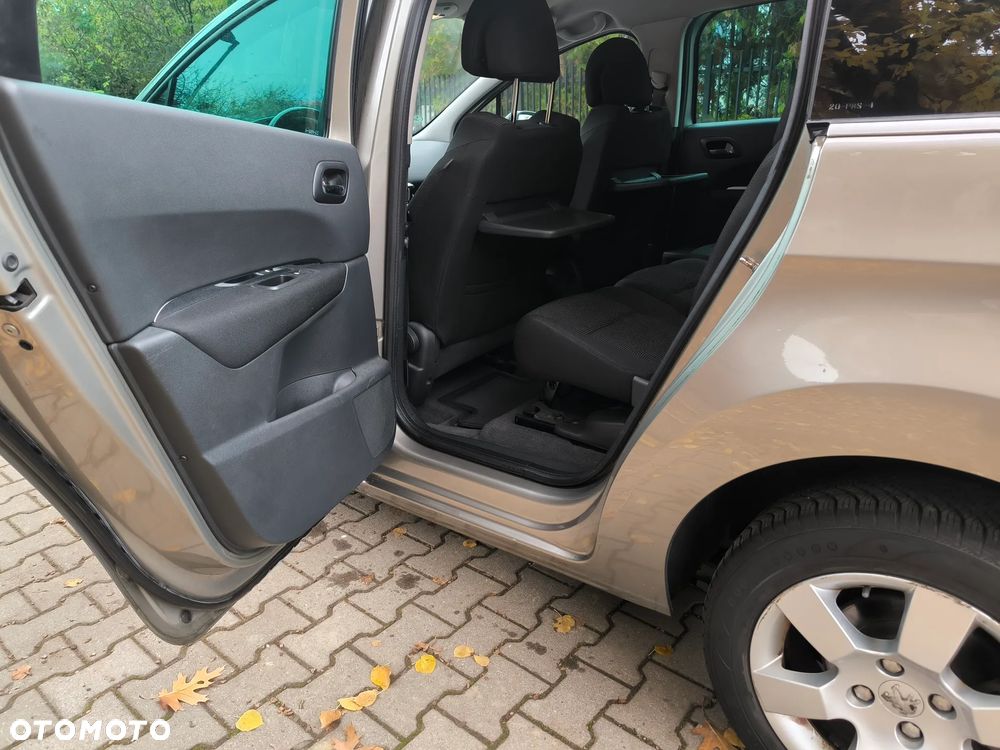 Peugeot 5008 - 21