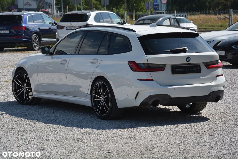 BMW Seria 3 320d Touring Edition M Sport Shadow - 12