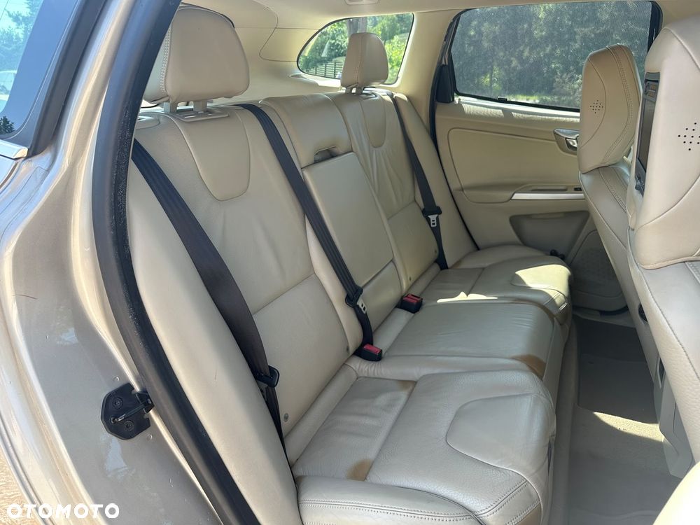 Volvo XC 60 - 8