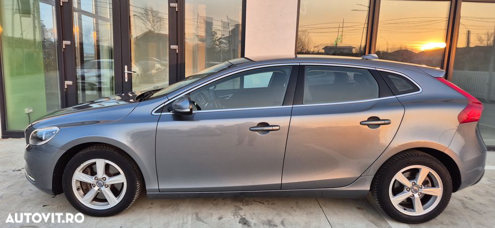 Volvo V40 D4 VEA Momentum - 2