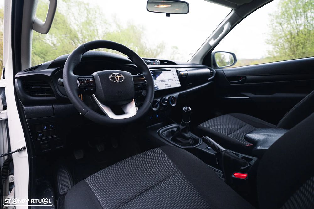 Toyota Hilux 2.4 D-4D 4WD CD CH - 32