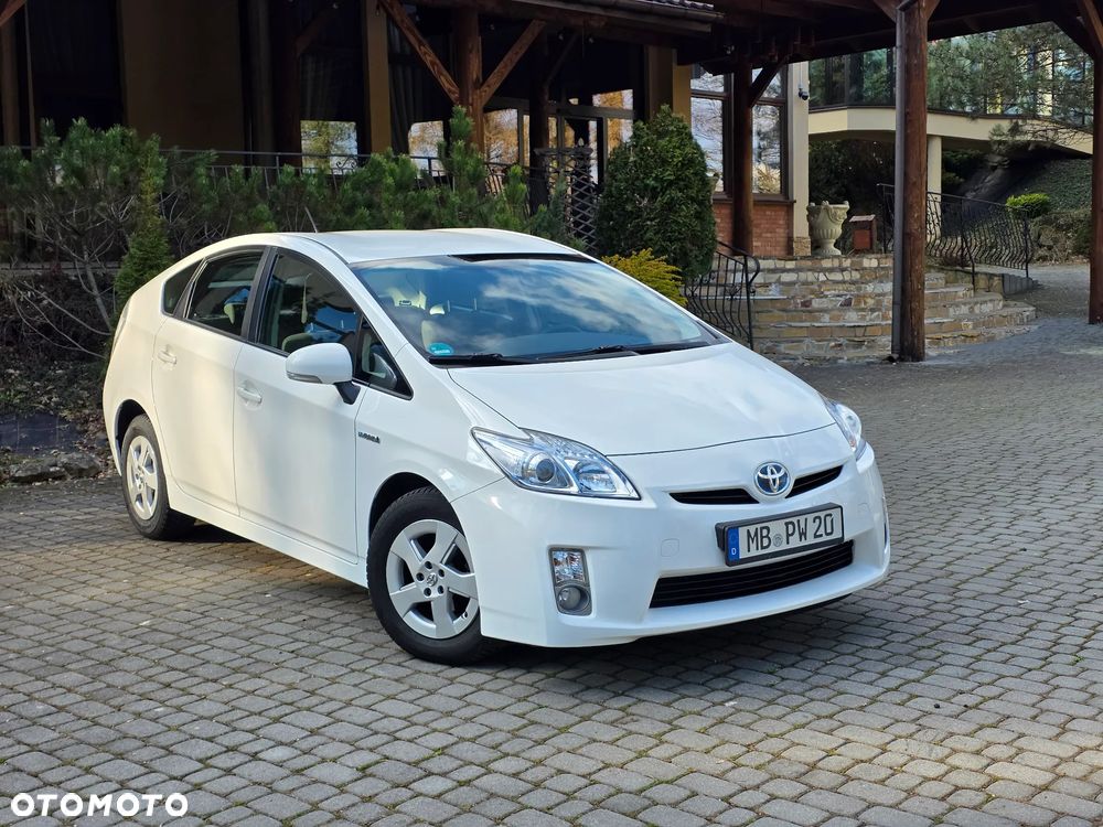 Toyota Prius (Hybrid) - 2