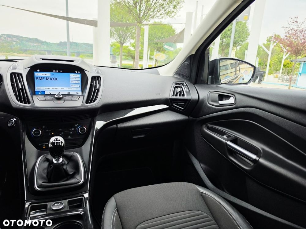 Ford Kuga - 22