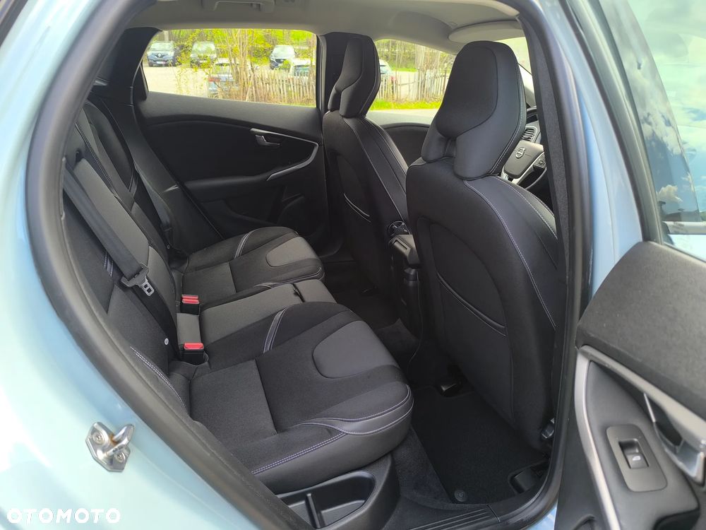 Volvo V40 D2 Momentum - 18