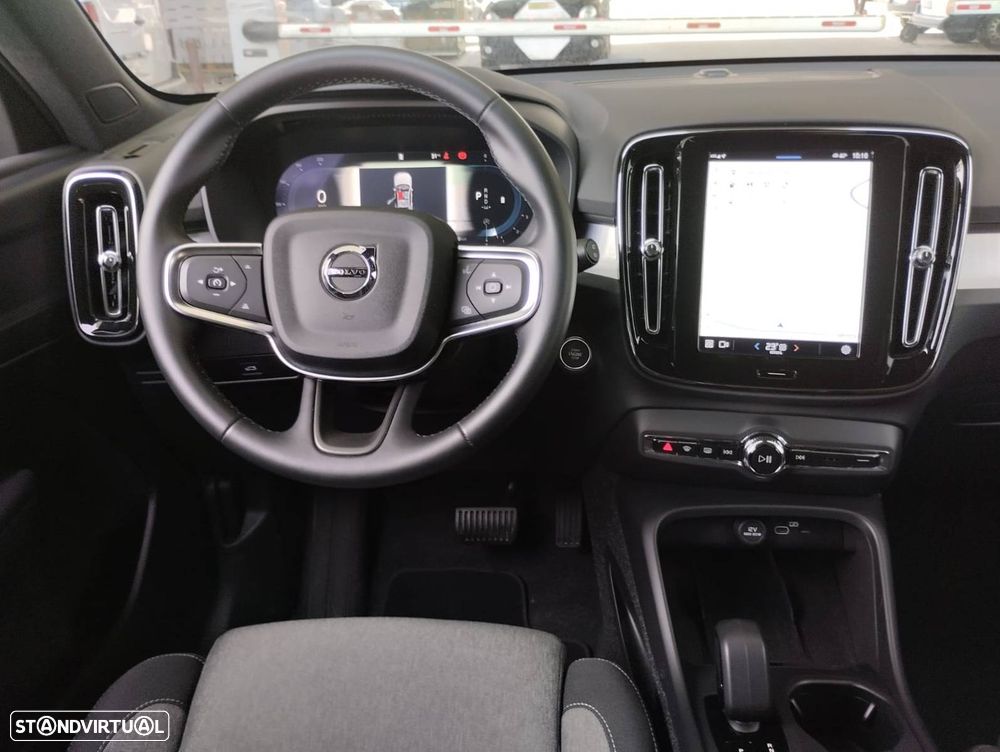 Volvo Xc 40 2025 photo 3