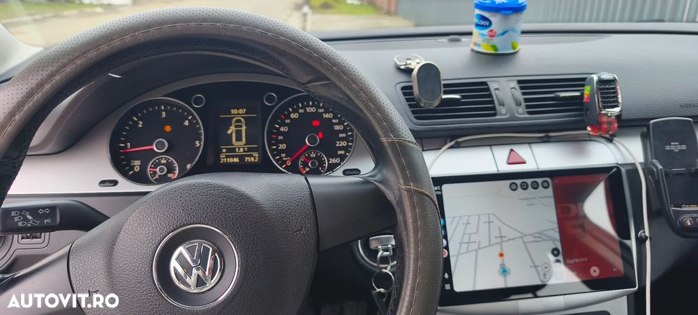 Volkswagen Passat 2.0 TDI Comfortline - 8