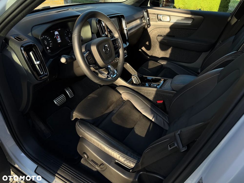 Volvo XC 40 T5 AWD R-Design - 24