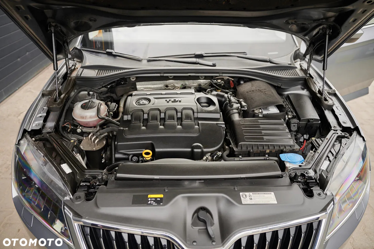 Skoda Superb 2.0 TDI DSG Premium Edition - 40