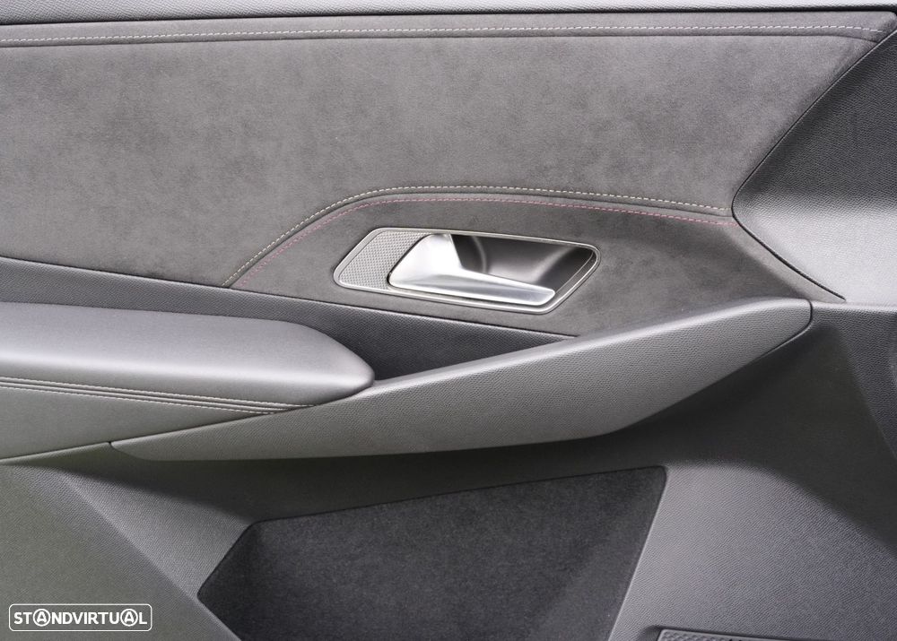 DS DS7 Crossback E-Tense Performance Line+ EAT8 - 17