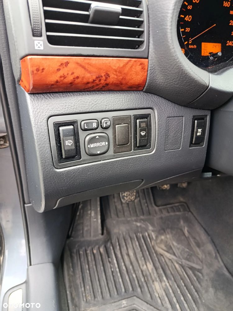 Toyota Avensis 1.8 VVT-i - 7