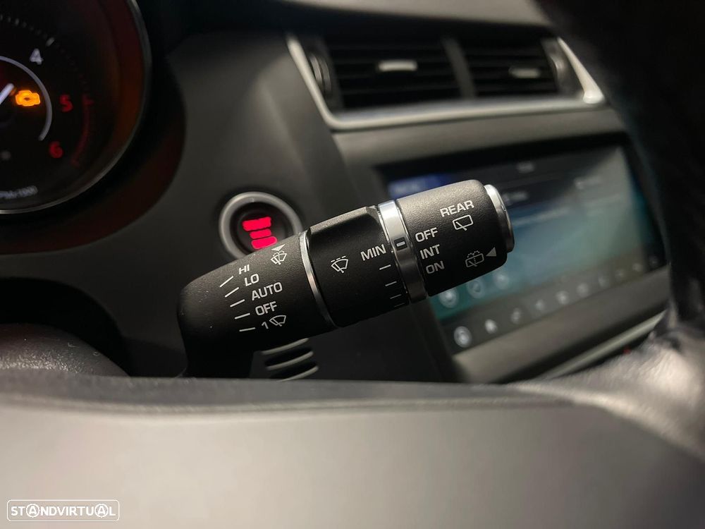 Jaguar E-Pace 2.0 i4D R-Dynamic - 15