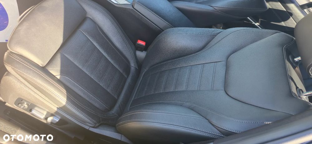 BMW Seria 3 330e M Sport - 29