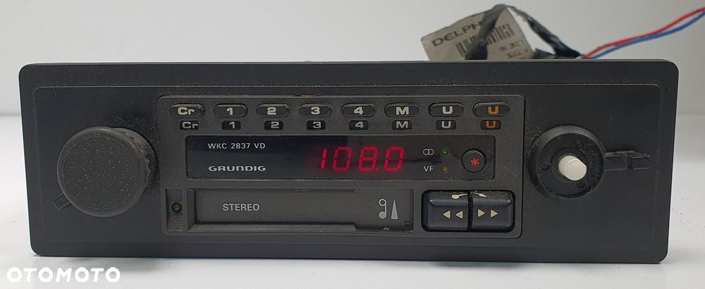 RADIO KASETA GRUNDIG MERCEDES W115 W114 W123 WKC 2837 VD - 1