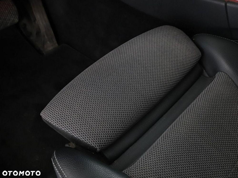 Mercedes-Benz Klasa C 180 9G-TRONIC Avantgarde - 41