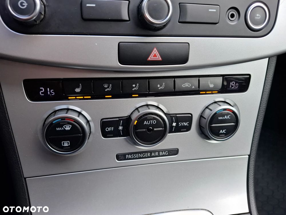 Volkswagen Passat 2.0 TDI Comfortline - 15