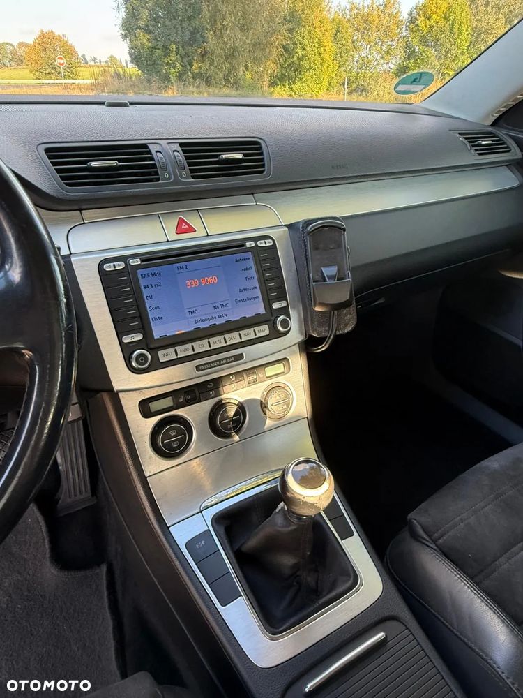 Volkswagen Passat 2.0 TDI DPF Highline - 12