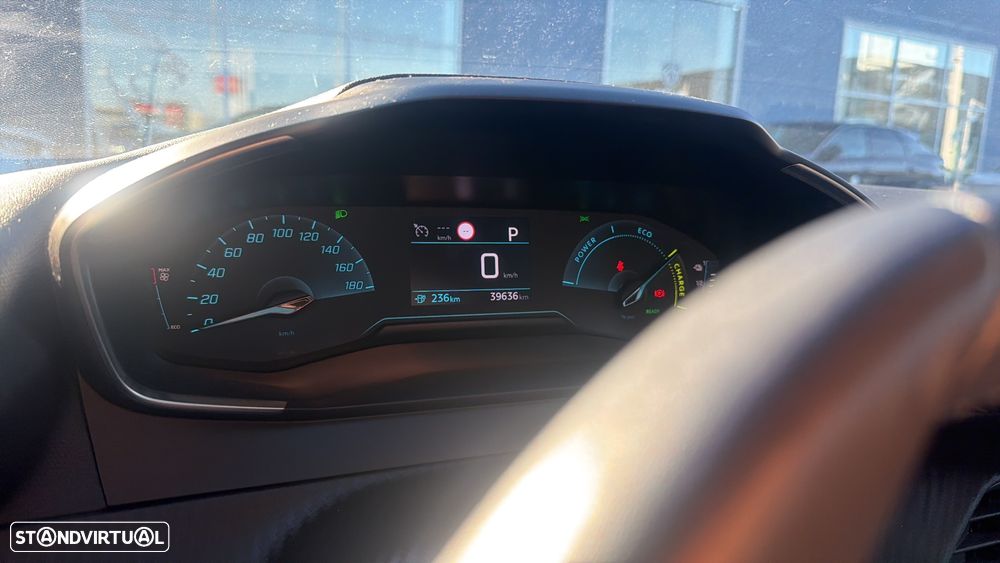 Peugeot e-208 Active - 11