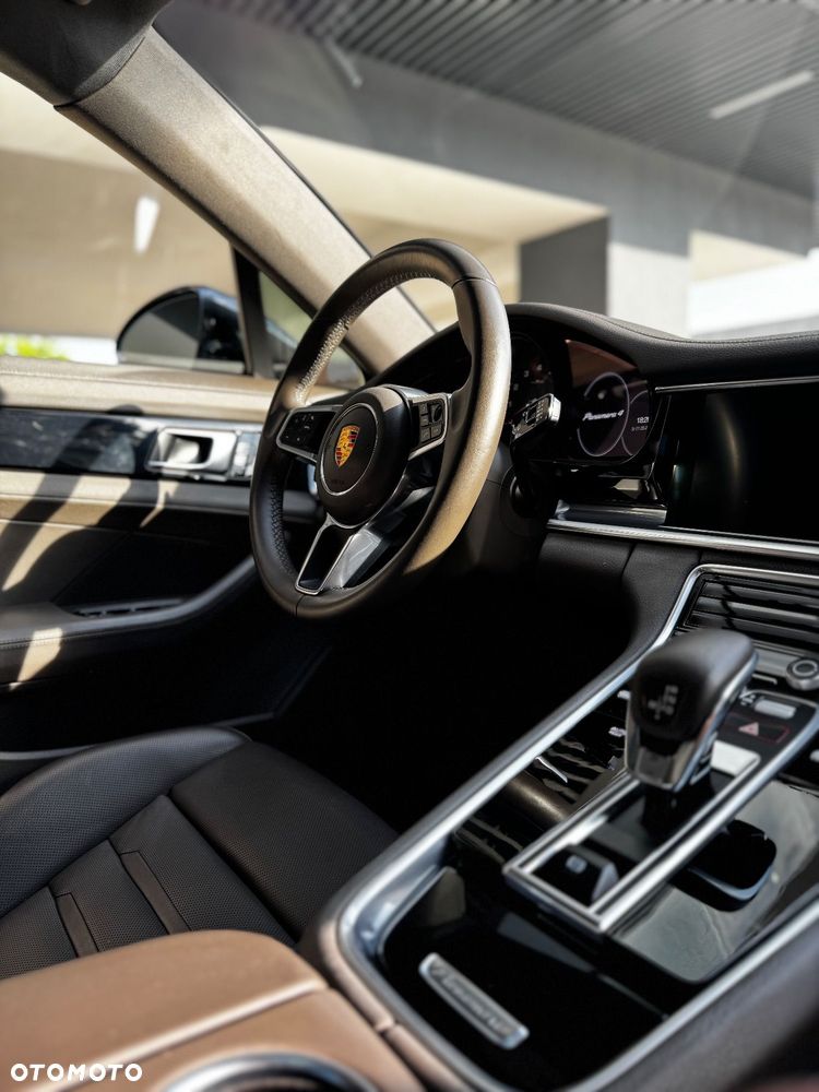 Porsche Panamera 4 - 5