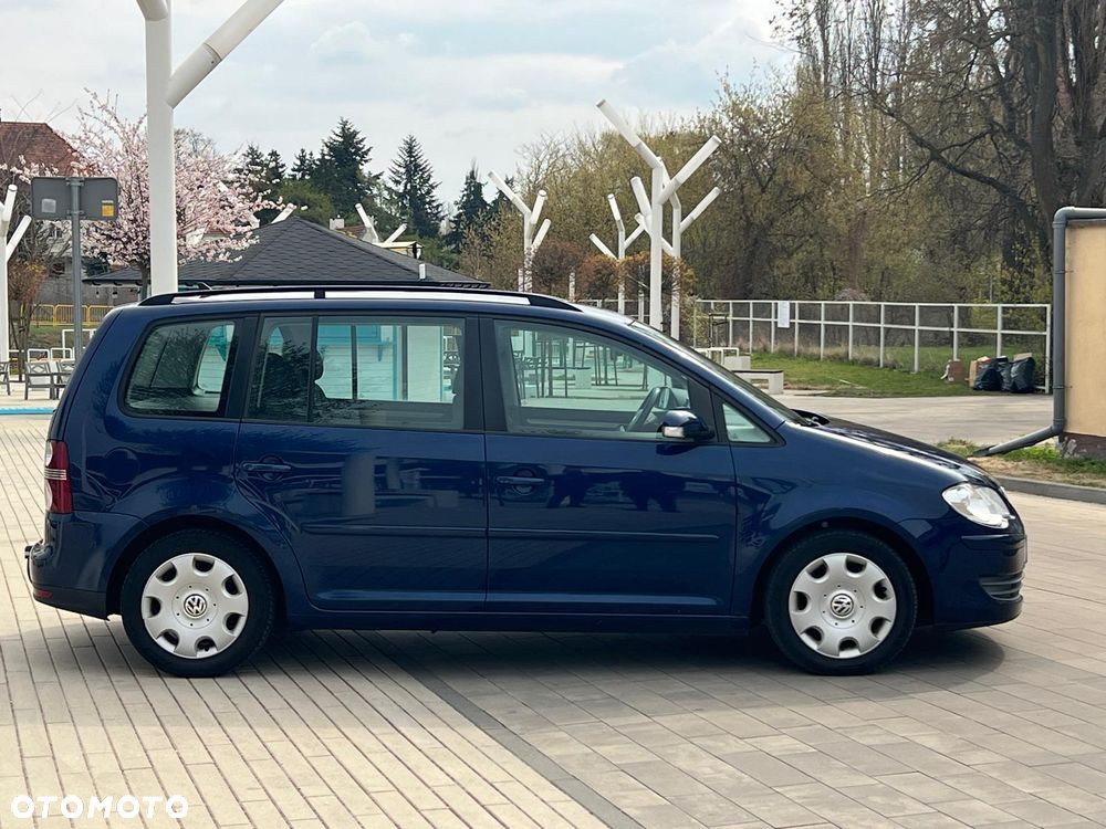 Volkswagen Touran 1.9 TDI DPF BlueMot Highline - 6