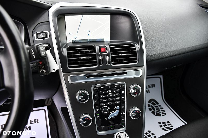 Volvo XC 60 D4 Geartronic Momentum - 13