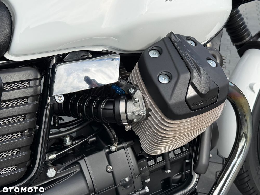 Moto Guzzi V7 - 19