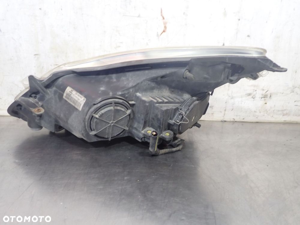LAMPA PRAWA PRZEDNIA OPEL CORSA D - 2