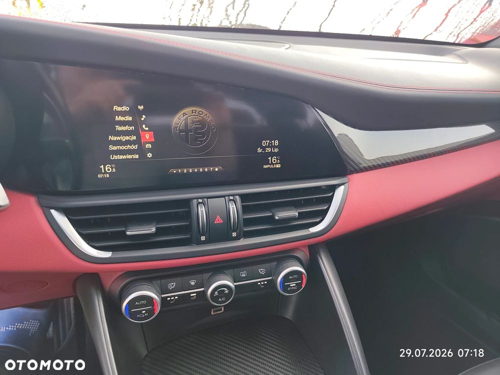 Alfa Romeo Giulia 2.9 V6 Bi-Turbo AT8 Quadrifoglio - 13