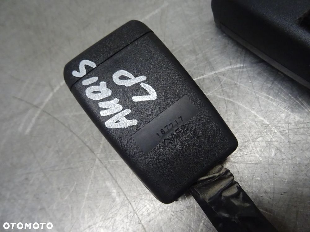 TOYOTA AURIS 06-09 1.4 D4D ZAPINKA PASA PRAWY PRZÓD - 2