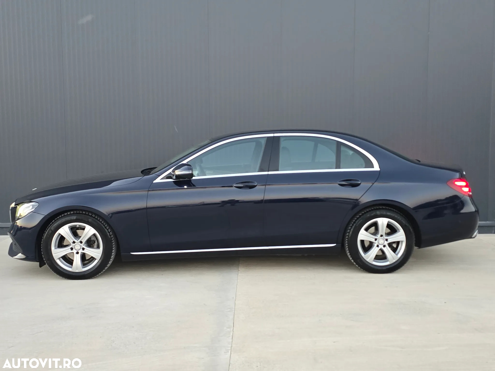 Mercedes-Benz E - 18