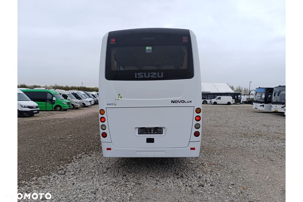 Isuzu Novolux - 4