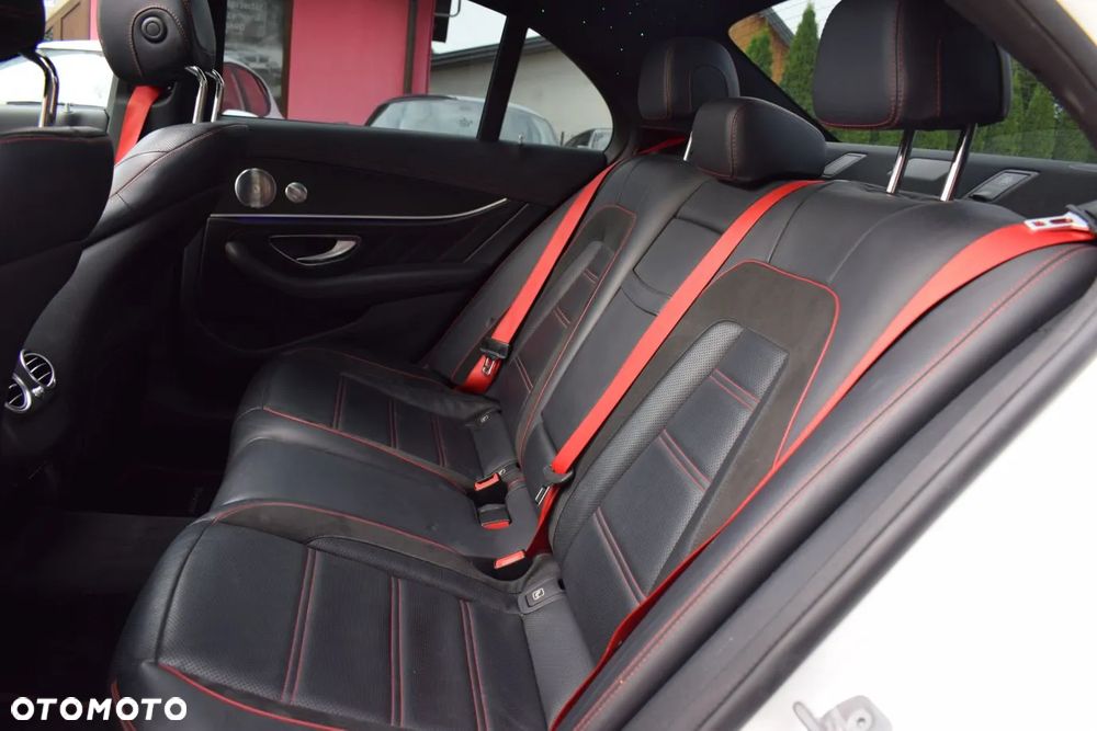 Mercedes-Benz Klasa E 43 AMG 4Matic 9G-TRONIC - 13