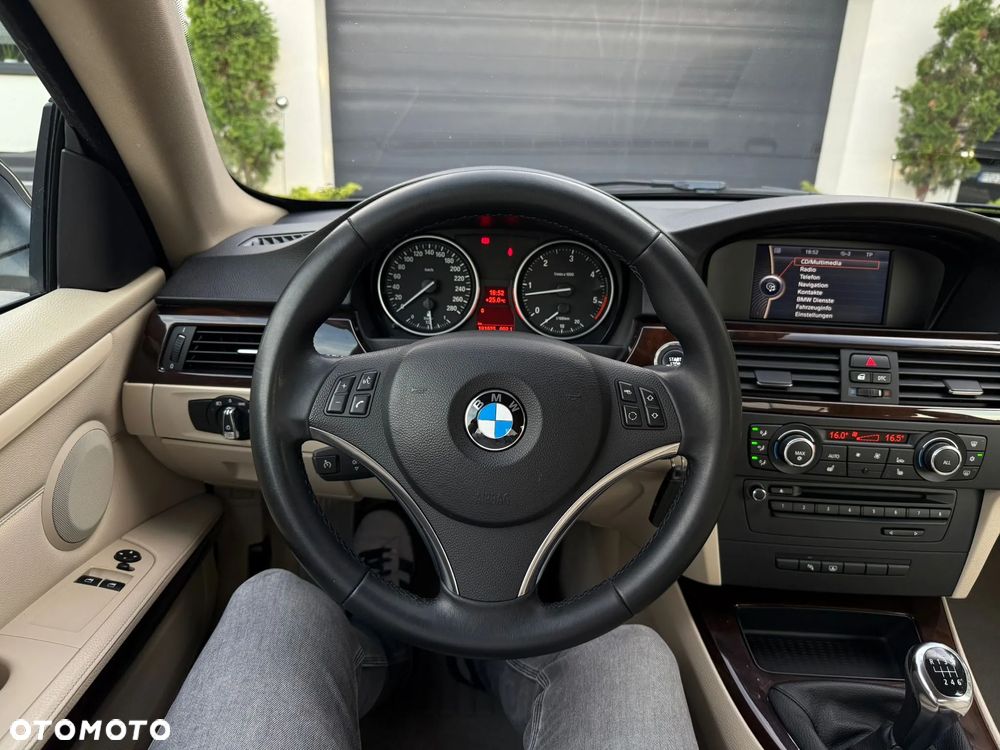 BMW Seria 3 325d Coupe Edition Exclusive - 30