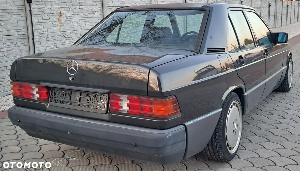 Mercedes-Benz W201 (190) - 4