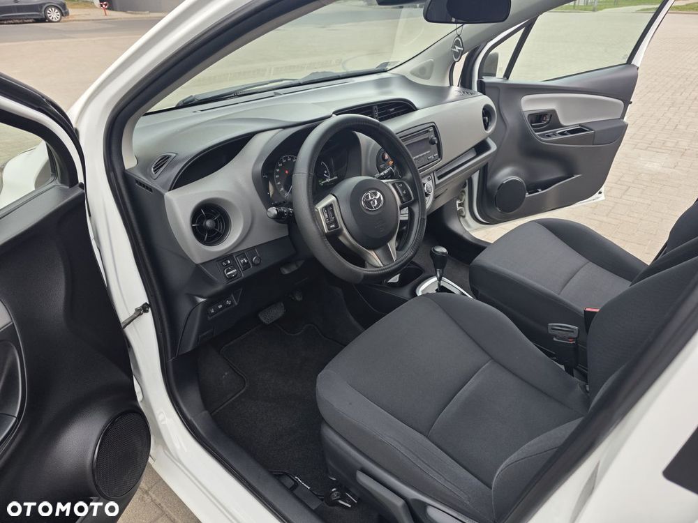 Toyota Yaris Hybrid 100 Active - 7