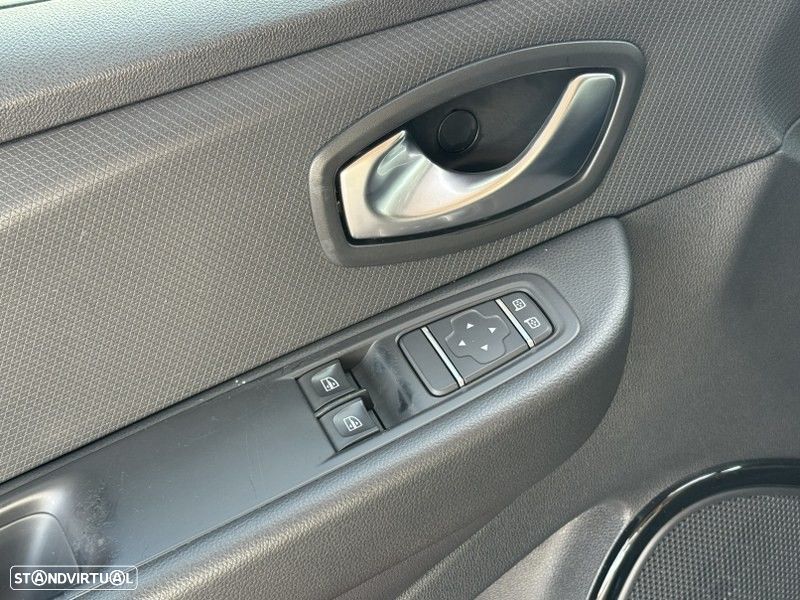 Renault Clio Sport Tourer 0.9 TCE Limited - 4