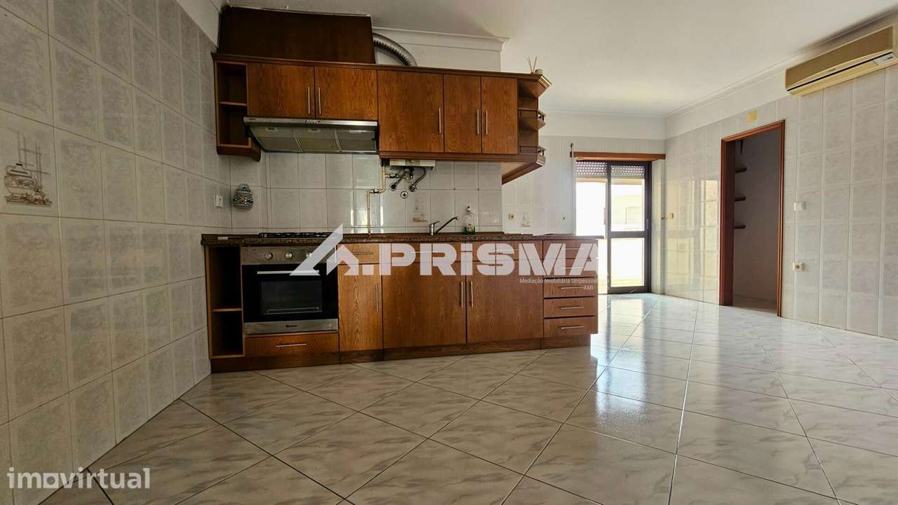 APARTAMENTO T4 PARA ARRENDAMENTO EM CASTELO BRANCO, CENTRO - Grande imagem: 4/17
