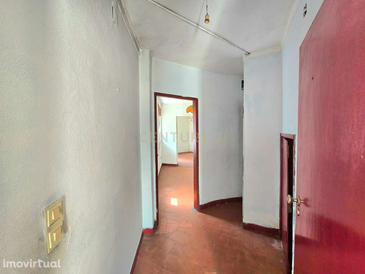 Edifício multifamiliar na zona histórica de Bragança - Grande imagem: 3/25