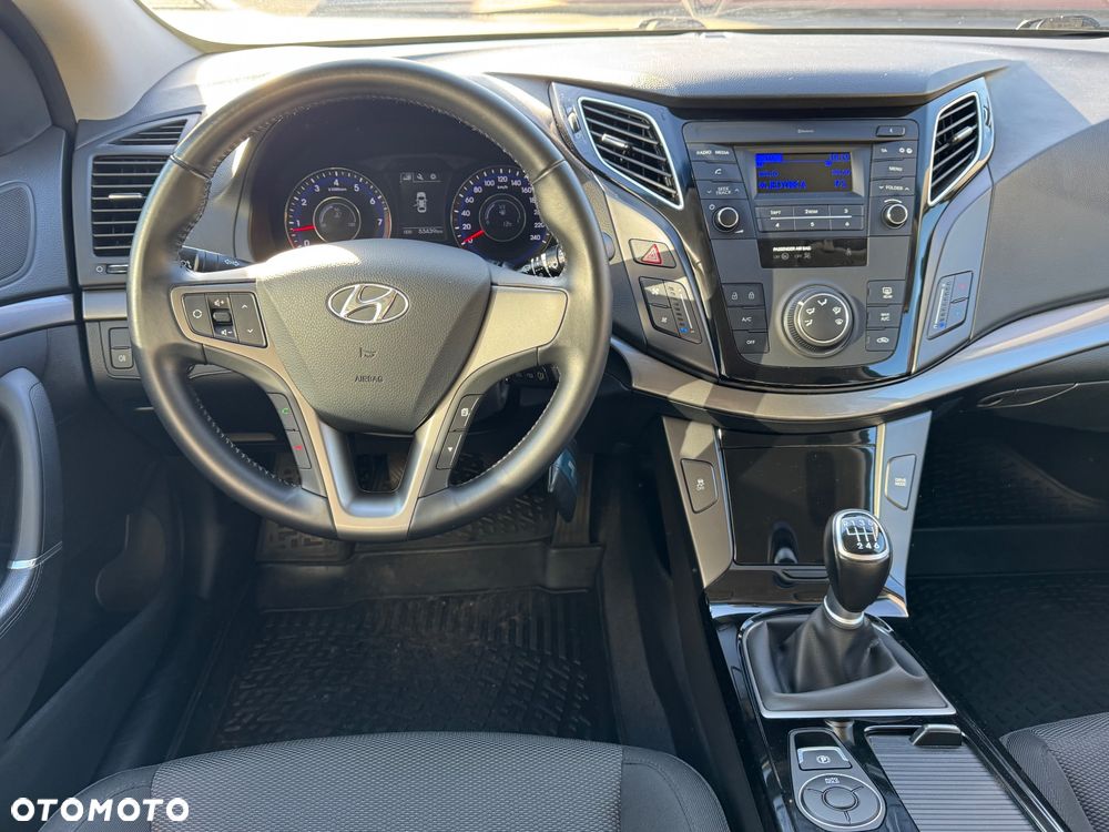 Hyundai i40 Kombi 1.6 Trend - 27