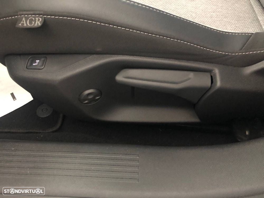 Opel Astra 1.2 T Elegance - 15