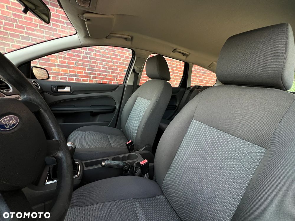 Ford Focus 1.8 Trend - 13